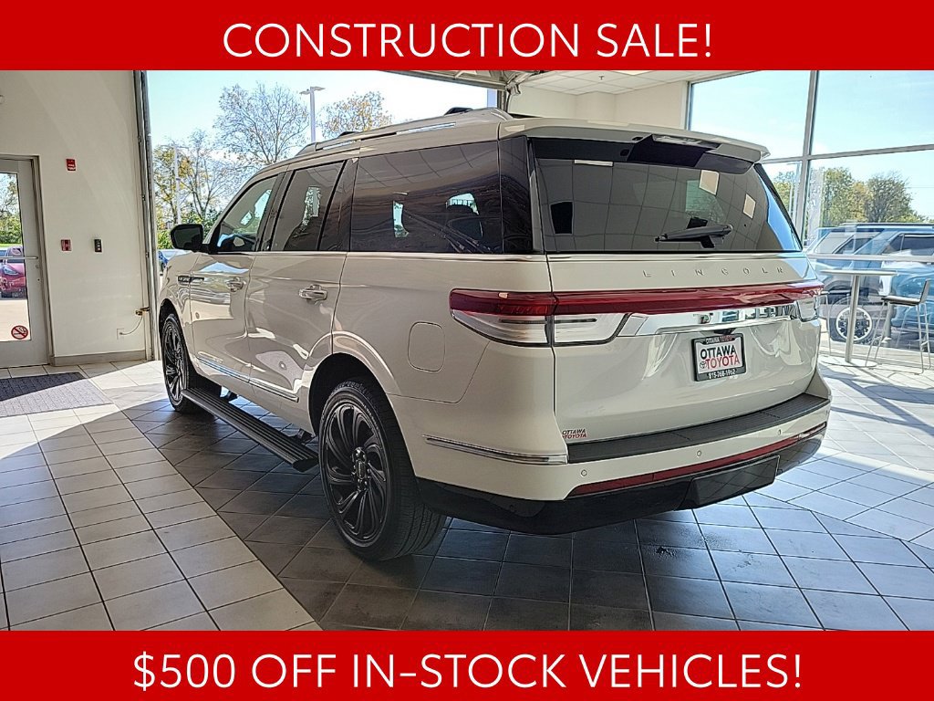 Used 2022 Lincoln Navigator Reserve AWD/4WD image 7