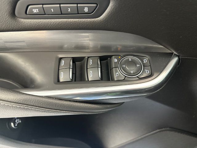 Used 2025 Cadillac XT4 Premium Luxury w/ Cold Weather Package AWD/4WD image 21