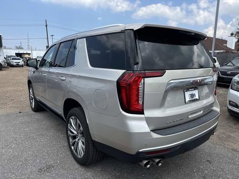 Used 2021 GMC Yukon Denali w/ Denali Premium Package image 9