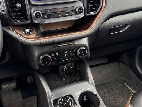 Used 2024 Ford Bronco Sport Outer Banks w/ Tech Package image 18