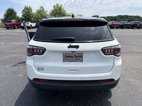 Used 2021 Jeep Compass Latitude w/ Sun and Sound Group FWD image 33