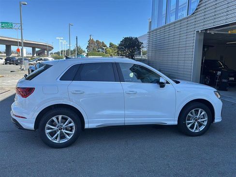 Used 2025 Audi Q3 2.0T Premium w/ Convenience Package AWD/4WD image 5