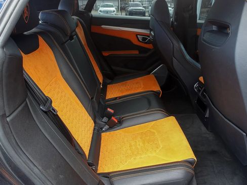 Used 2019 Lamborghini Urus image 21