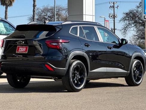 New 2026 Chevrolet Trax LT w/ Midnight Edition image 5