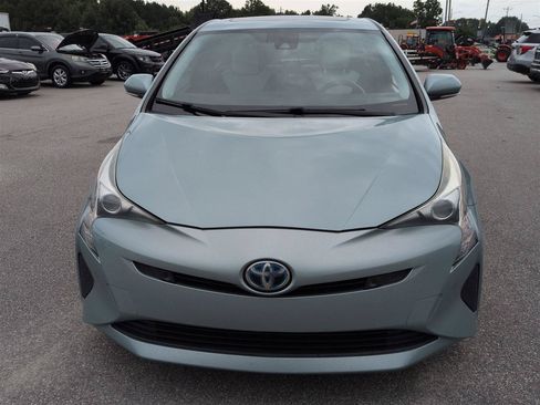 Used 2018 Toyota Prius Four w/ Advanced Technology Package FWD image 8