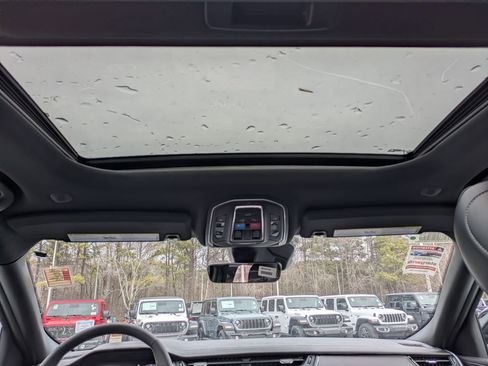 New 2026 Jeep Grand Cherokee Altitude AWD/4WD image 23