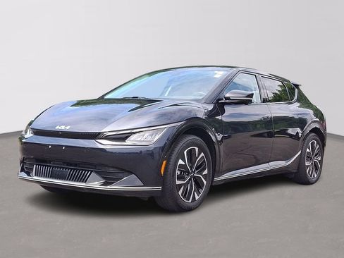 Used 2024 Kia EV6 Wind w/ Wind Technology Package AWD/4WD image 3