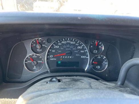 Used 2014 Chevrolet Express 2500 image 35