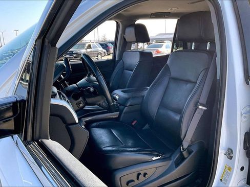 Used 2017 GMC Yukon SLT image 30