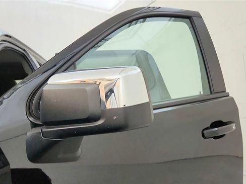 Used 2022 Chevrolet Silverado 1500 LT AWD/4WD image 18