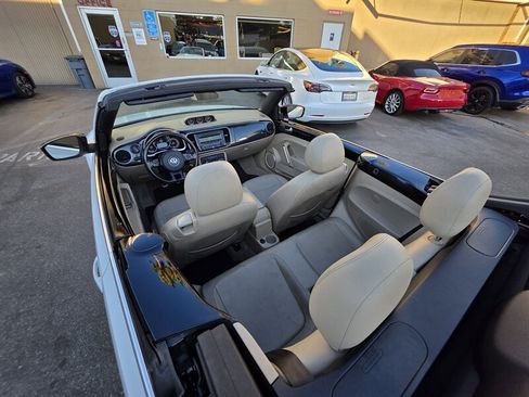 Used 2015 Volkswagen Beetle R-Line FWD image 16