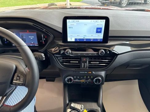 Used 2025 Ford Escape ST-Line w/ Cold Weather Package AWD/4WD image 23