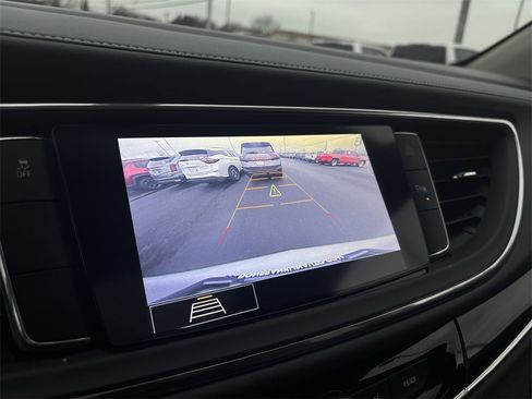 Used 2021 Buick Enclave Essence w/ Sound and Sites Package image 23