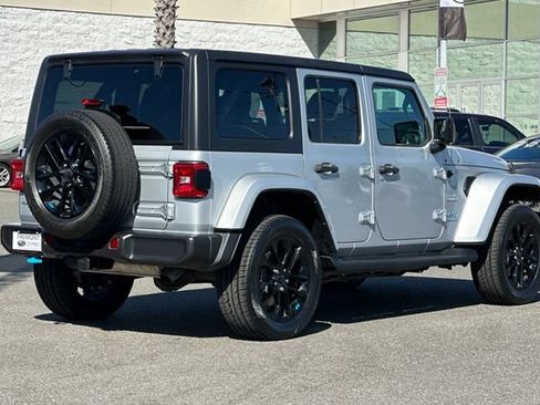 Used 2023 Jeep Wrangler Unlimited Sahara w/ Cold Weather Group AWD/4WD image 4