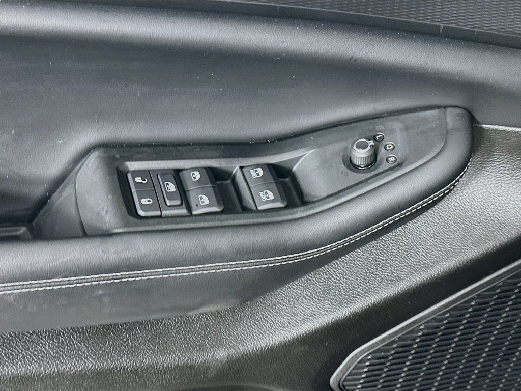 Certified 2025 Jeep Grand Cherokee Altitude AWD/4WD image 27