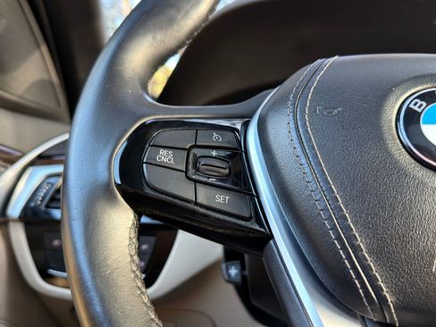 Used 2018 BMW 530e xDrive image 25