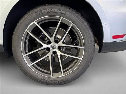 Used 2026 Porsche Macan AWD/4WD image 25