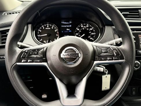 Used 2017 Nissan Rogue S AWD/4WD image 12