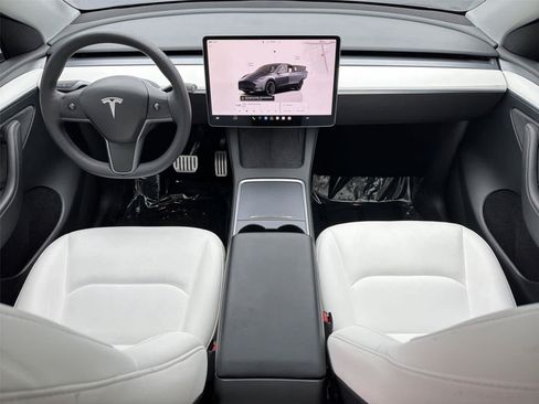 Used 2023 Tesla Model Y Performance AWD/4WD image 11