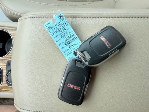 Used 2019 GMC Acadia Denali FWD image 22