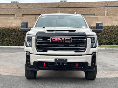 New 2026 GMC Sierra 2500 AT4 w/ AT4 Premium Plus Package AWD/4WD image 9