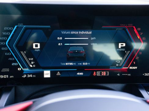 Used 2025 BMW M5 image 20