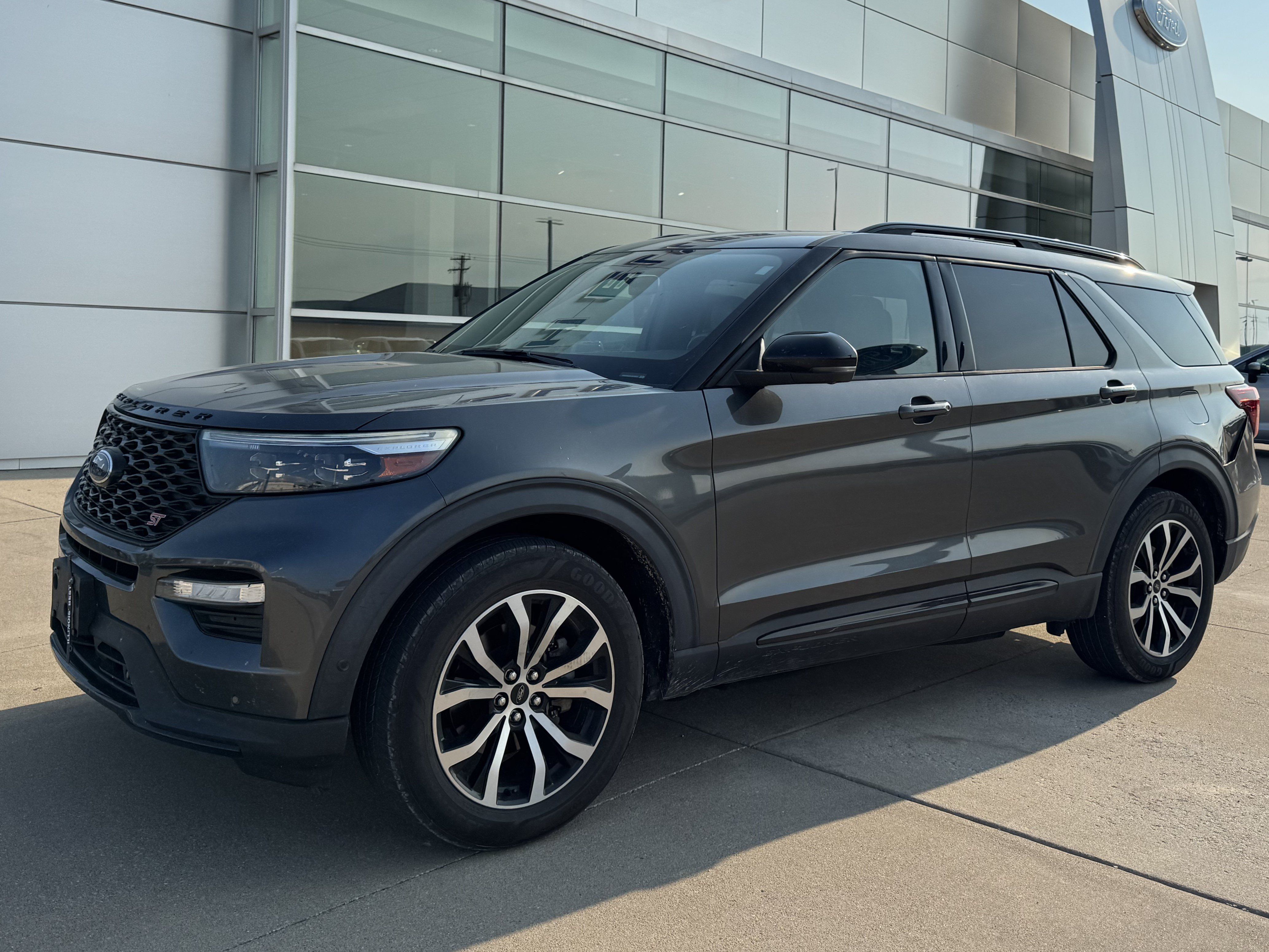 Used 2020 Ford Explorer ST AWD/4WD image 3