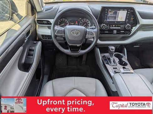 Used 2021 Toyota Highlander Limited AWD/4WD image 13