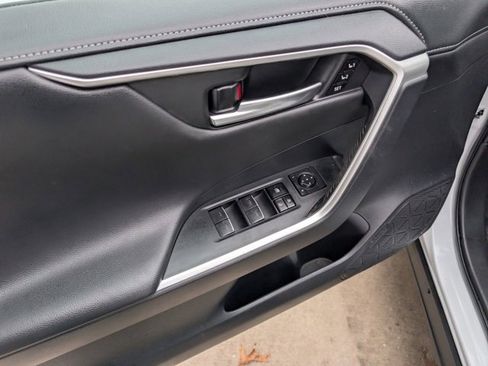 Used 2023 Toyota RAV4 Limited image 9