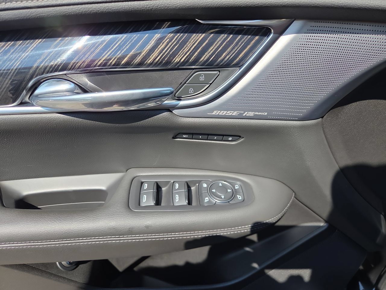 Used 2023 Cadillac XT6 Premium Luxury w/ Technology Package AWD/4WD image 18