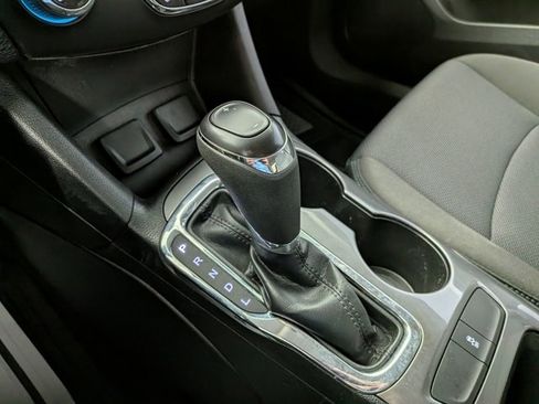 Used 2017 Chevrolet Cruze LT image 16