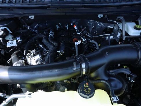 New 2025 Ford Expedition Active image 22