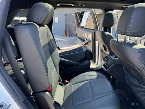 Used 2022 Mercedes-Benz GLS 450 4MATIC image 17
