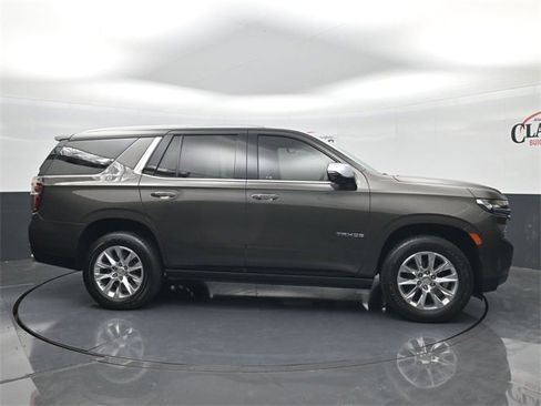 Used 2021 Chevrolet Tahoe Premier w/ Premium Package image 6