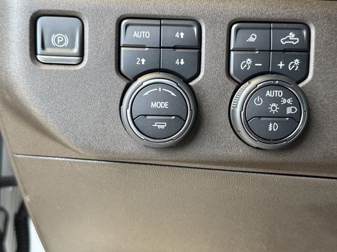 Used 2024 Chevrolet Silverado 1500 LTZ image 19