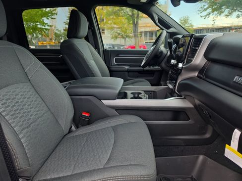 New 2026 RAM 3500 Big Horn AWD/4WD image 16