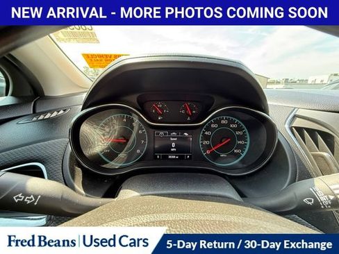 Used 2018 Chevrolet Cruze LT w/ Convenience Package FWD image 19