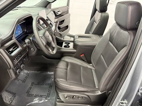 Used 2024 Chevrolet Suburban RST w/ Luxury Package image 14