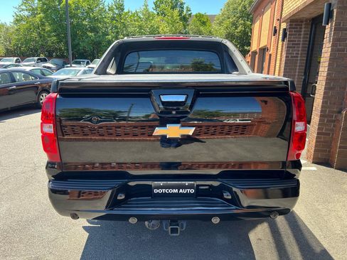Used 2011 Chevrolet Avalanche LT AWD/4WD image 8