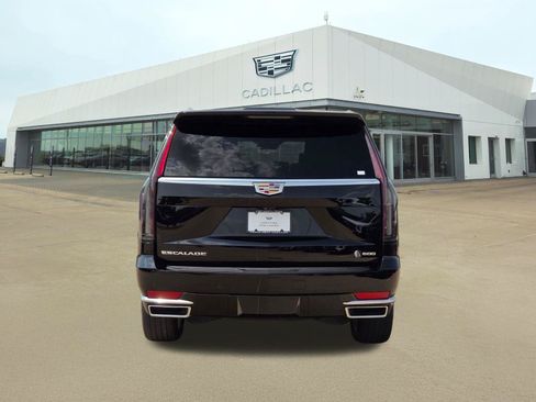 Certified 2024 Cadillac Escalade Premium Luxury AWD/4WD image 5