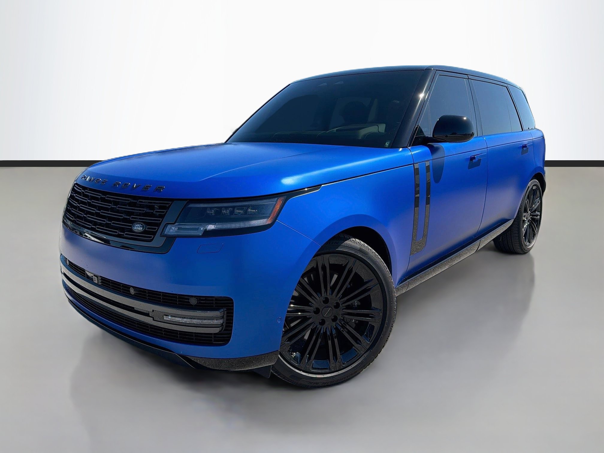 Used 2025 Land Rover Range Rover Long Wheelbase SE AWD/4WD image 1