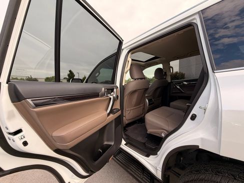 Used 2022 Lexus GX 460 Premium AWD/4WD image 24