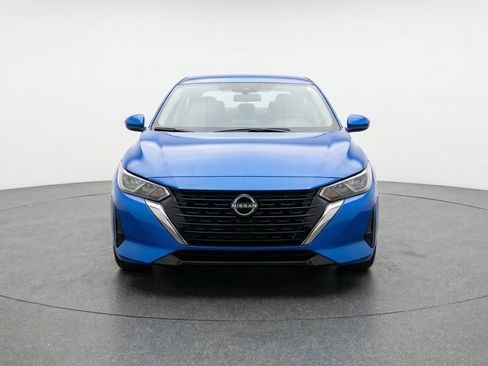 Used 2025 Nissan Sentra SV image 2