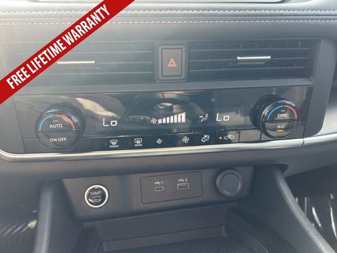 Used 2023 Nissan Rogue SV AWD/4WD image 24
