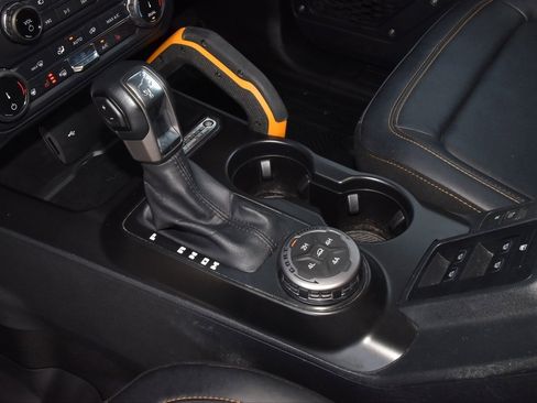 Used 2022 Ford Bronco Badlands image 32