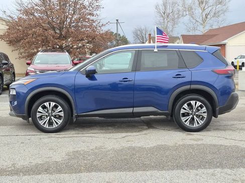 Used 2023 Nissan Rogue SV w/ SV Premium B Package image 5