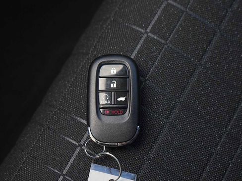 Used 2025 Honda HR-V Sport image 28