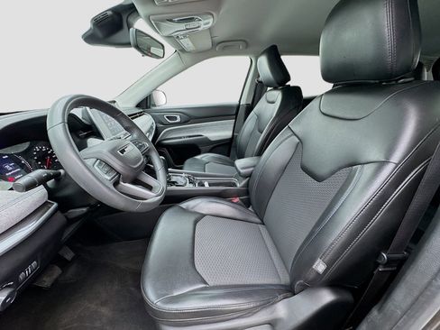 Used 2022 Jeep Compass Latitude image 13