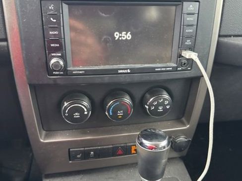 Used 2012 Jeep Liberty Sport RWD image 6
