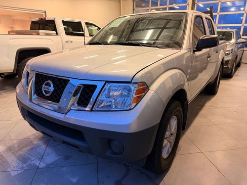 Used 2018 Nissan Frontier SV image 4
